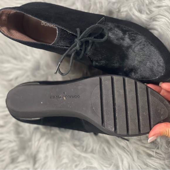 Donald J. Pliner Dakota Snip Toe Wedge Bootie Size 7.5 - Picture 5 of 6